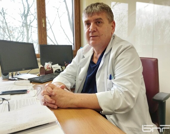 Доц. Олег Чолаков:10 медицински хеликоптера са нужни за 6 бази на системата HEMS