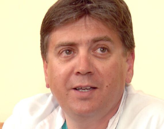 Доц. Олег Чолаков: Здравната ни система може да се промени, ако се промени отношението на политиците към нея
