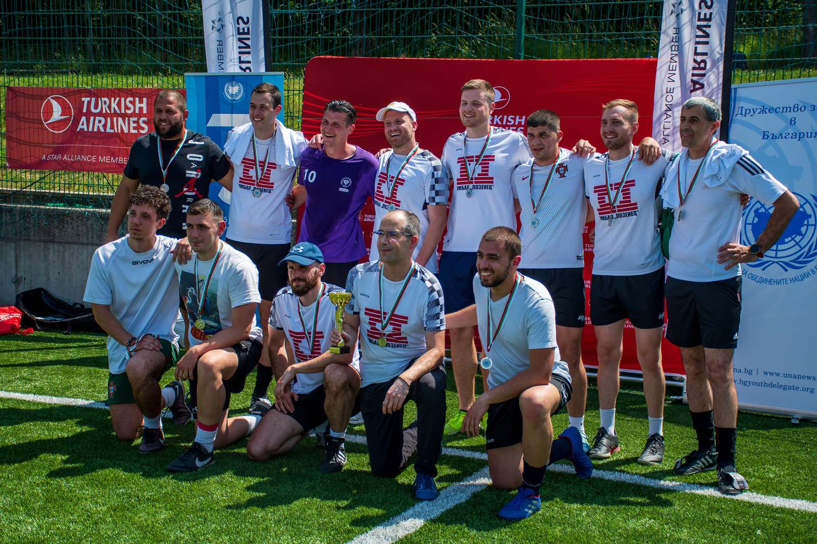 Сребърни медалисти от благотворителния футболен турнир „Ambassadors’ League 2025“