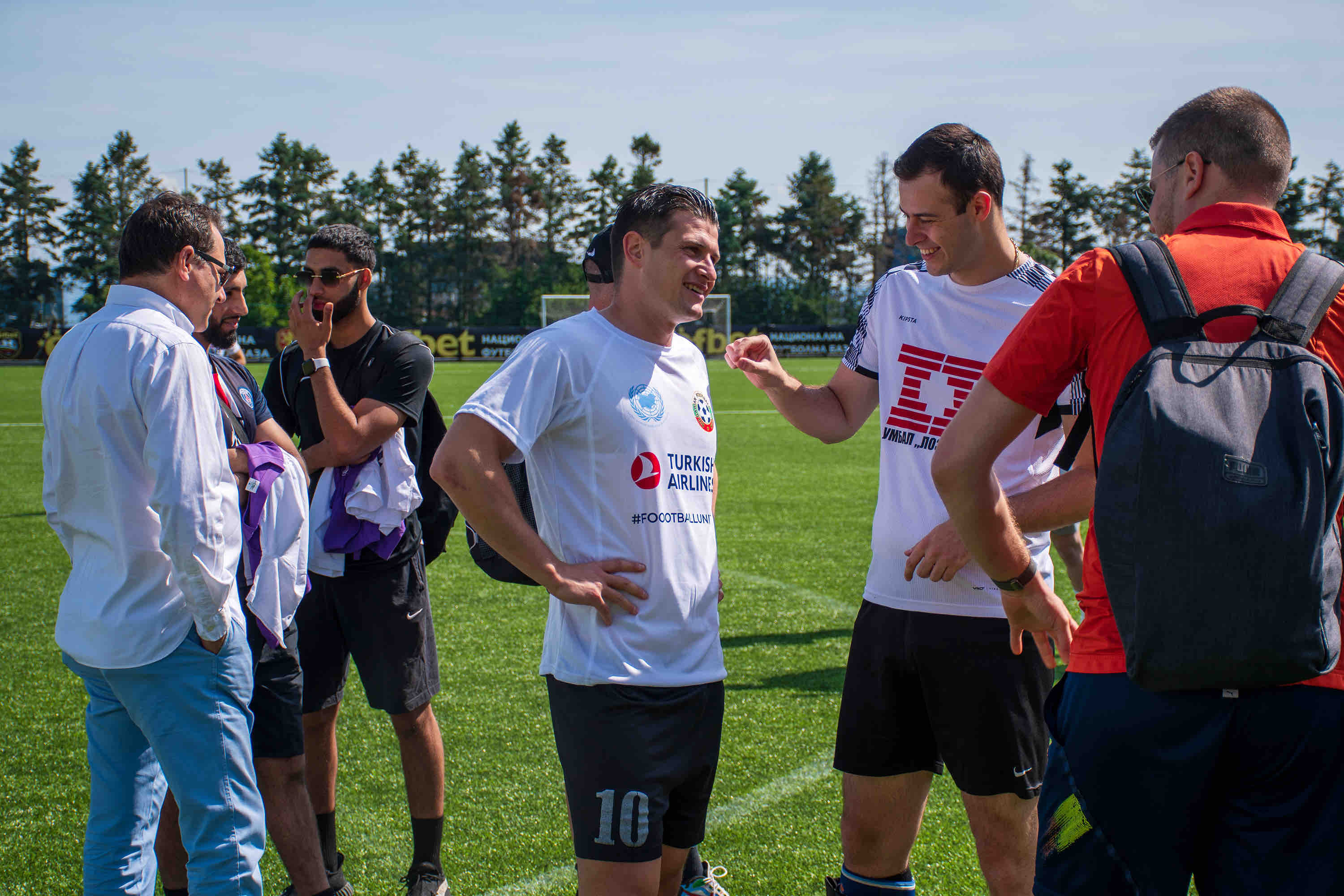 Сребърни медалисти от благотворителния футболен турнир „Ambassadors’ League 2025“